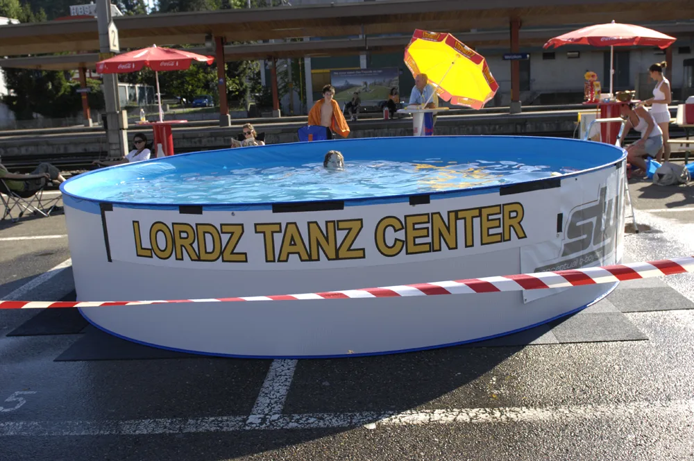 Poolparty 2008 vor dem Lordz in Wetzikon